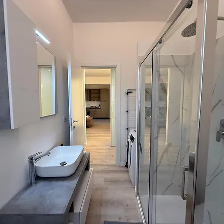 아파트 Modern & Chic, 3 Bedrooms, 2 Baths And Balcony 베르가모